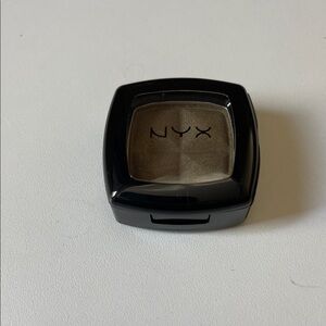 NYX Single Eyeshadow. ES26, Golden Bronze
